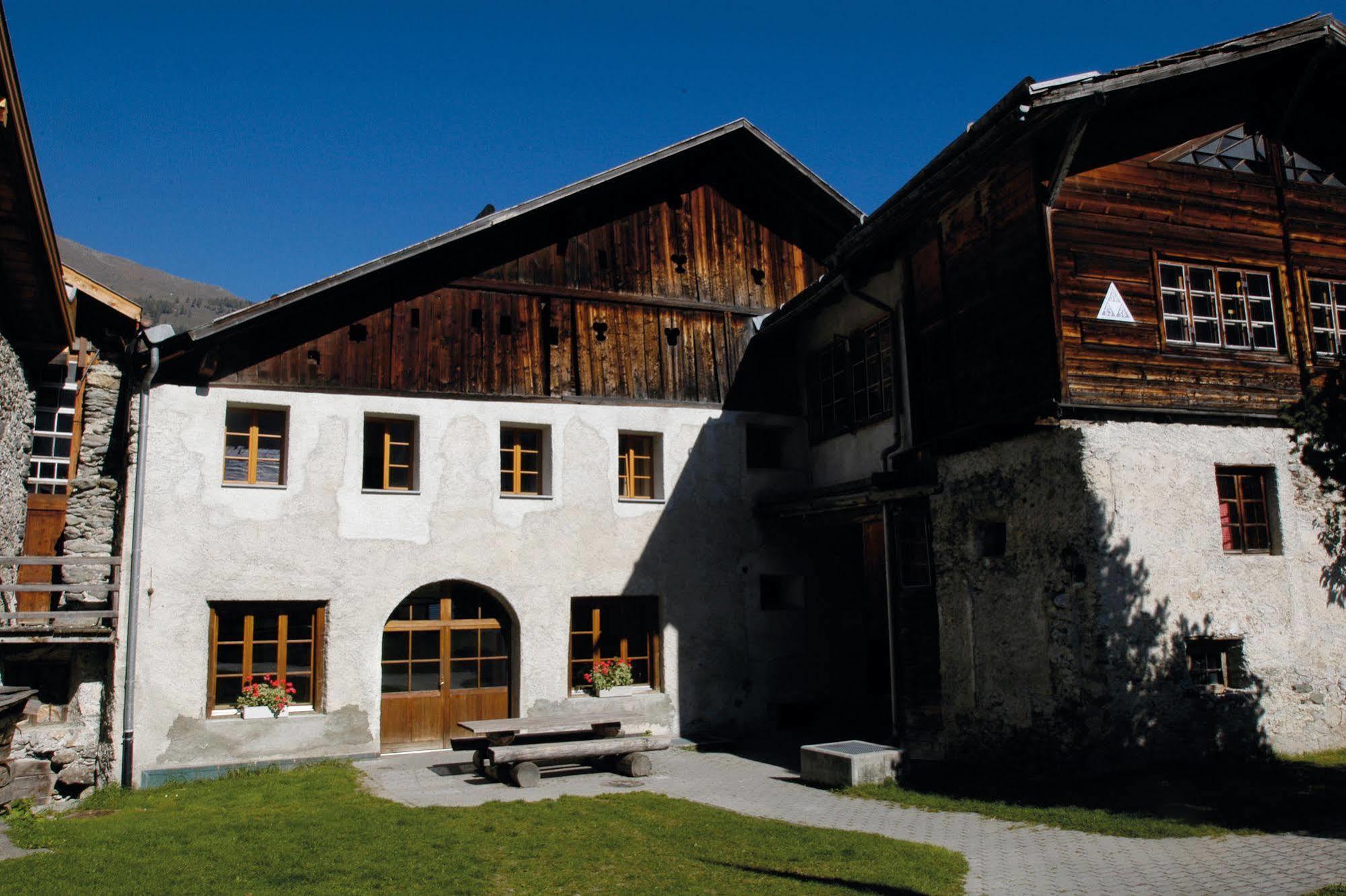 Sta-Maria Youth Hostel Santa Maria Val Muestair Ngoại thất bức ảnh