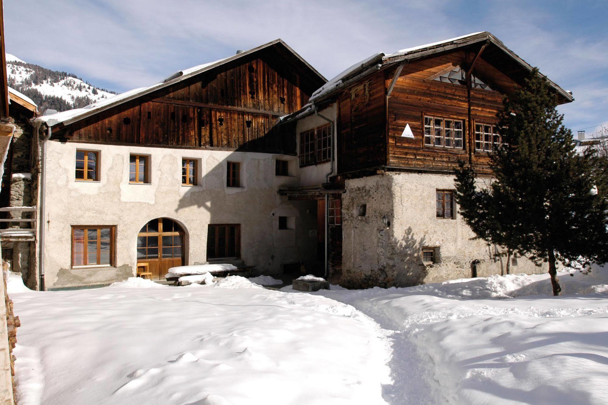 Sta-Maria Youth Hostel Santa Maria Val Muestair Ngoại thất bức ảnh