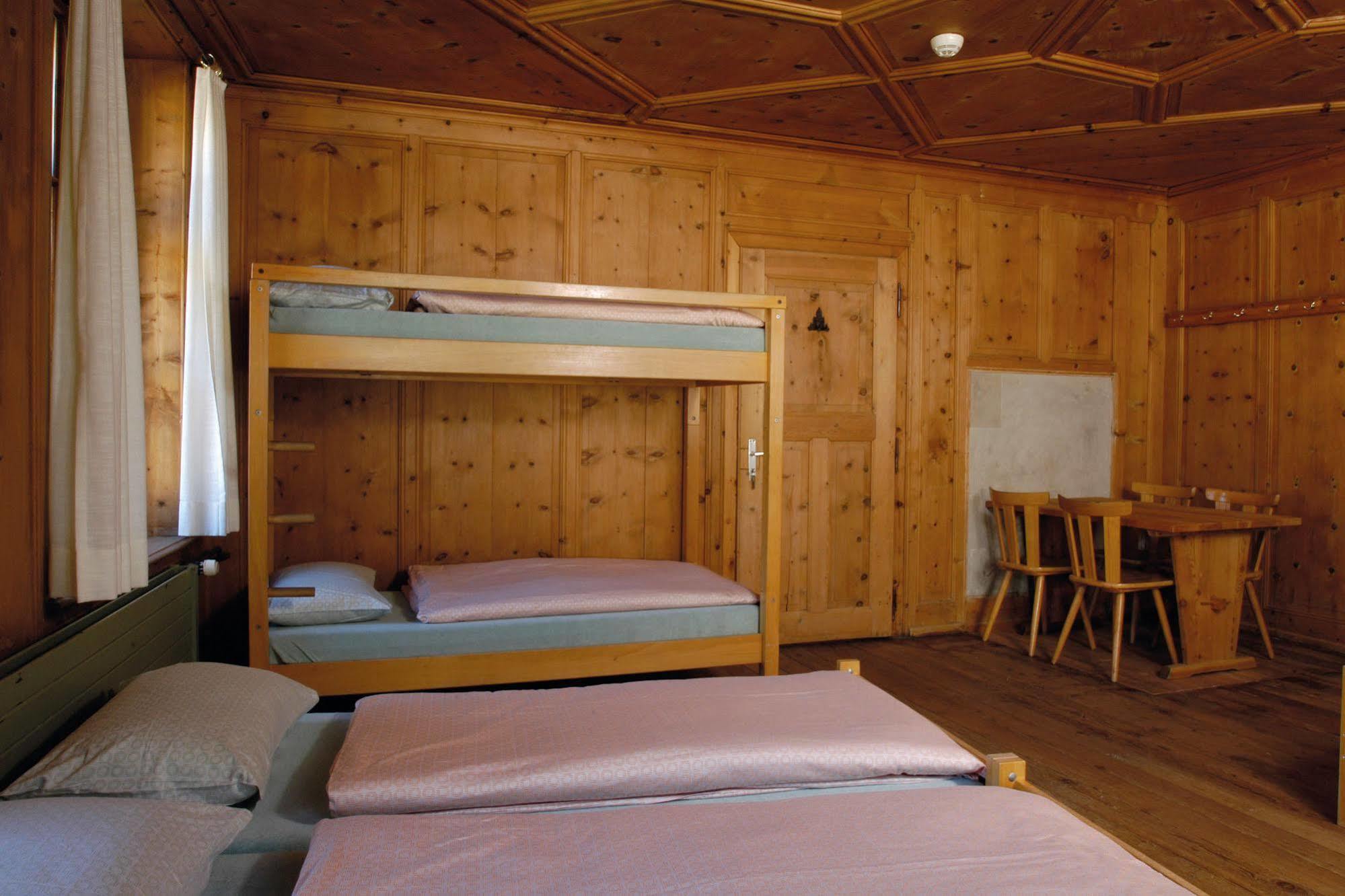 Sta-Maria Youth Hostel Santa Maria Val Muestair Ngoại thất bức ảnh